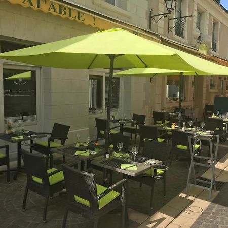 Logis Hotel Restaurant La Boule D'Or 希农 外观 照片