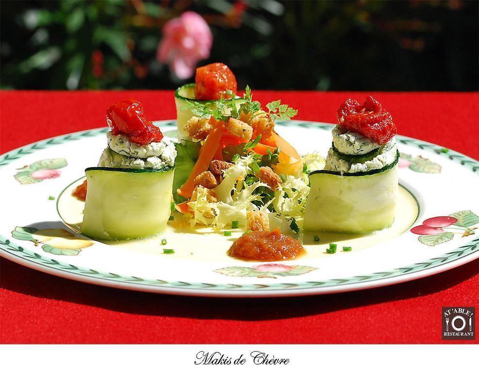 Logis Hotel Restaurant La Boule D'Or 希农 外观 照片