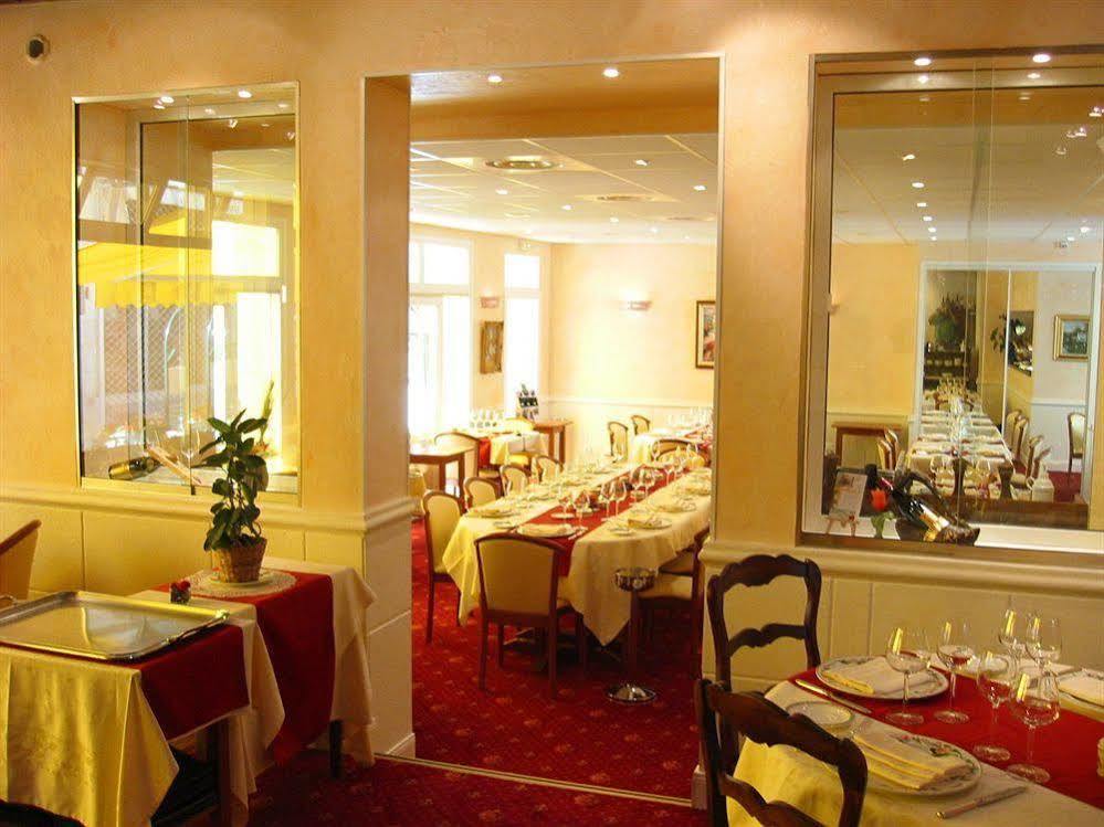 Logis Hotel Restaurant La Boule D'Or 希农 外观 照片