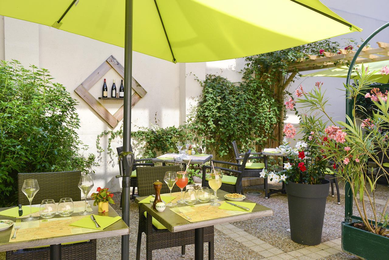 Logis Hotel Restaurant La Boule D'Or 希农 外观 照片